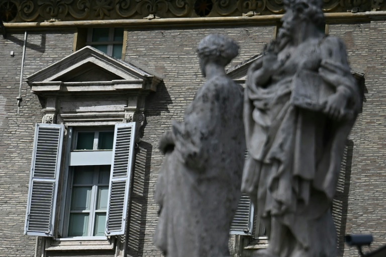 https://d.ibtimes.com/en/full/4587303/window-apostolic-palace-remains-closed-pope-francis-continues-convalesce-hospital.jpg