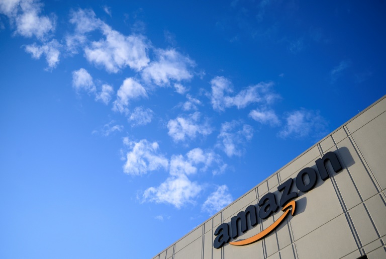 https://d.ibtimes.com/en/full/4598172/amazon-reported-increase-revenue-its-outlook-disappointed-investors.jpg