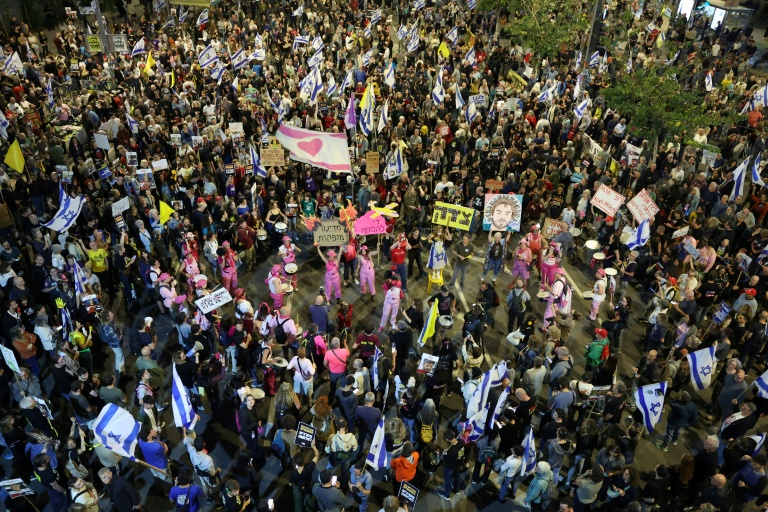https://d.ibtimes.com/en/full/4598540/israelis-again-called-government-bring-home-remaining-hostages.jpg