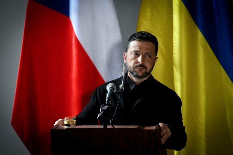 Zelensky Says Does 'Not Believe' Russian Truce Promises thumbnail