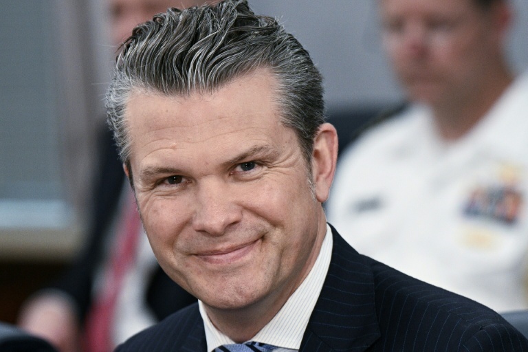 https://d.ibtimes.com/en/full/4598850/us-secretary-defense-pete-hegseth-has-ordered-significant-cuts-number-top-military-officers.jpg