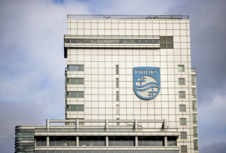 Philips gets into the green