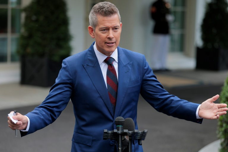 https://d.ibtimes.com/en/full/4599505/us-transportation-secretary-sean-duffy-has-blamed-his-predecessor-biden-administration-recent.jpg