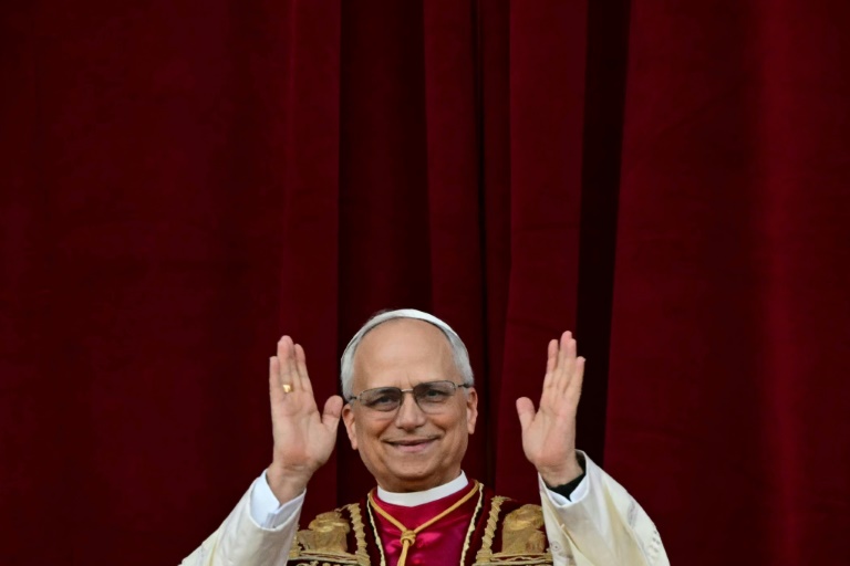 'Great Honor': Leaders Welcome Leo, First US Pope thumbnail