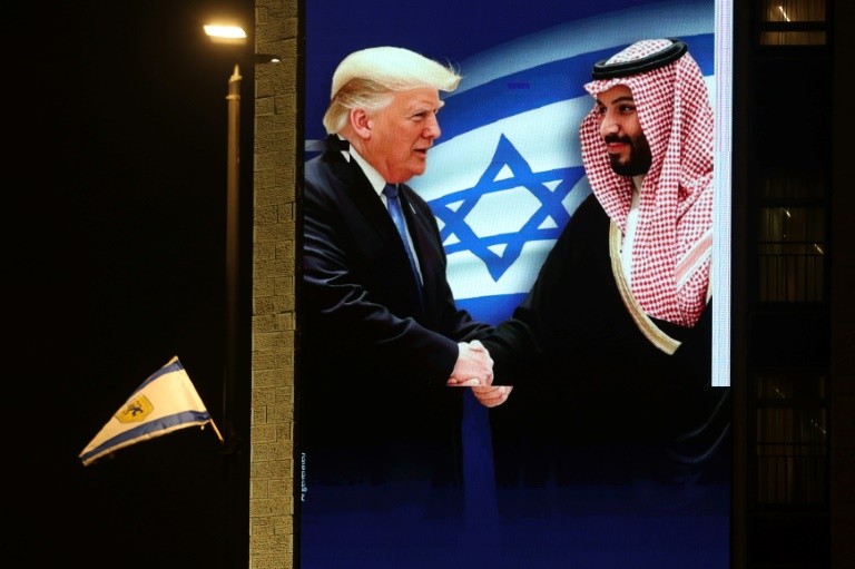 https://d.ibtimes.com/en/full/4600456/trumps-gulf-visit.jpg