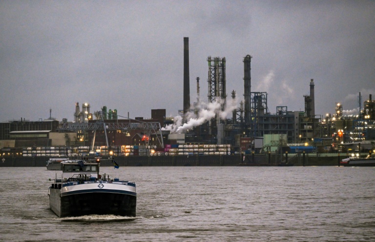 https://d.ibtimes.com/en/full/4600482/optimisim-zew-survey-rose-fastest-export-intensive-industries-such-steel-chemicals.jpg