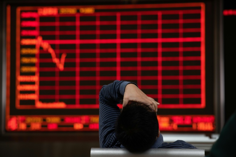 https://d.ibtimes.com/en/full/4602212/investors-are-increasingly-worries-about-us-fiscal-deficit-pushing-cost-government-borrowing.jpg