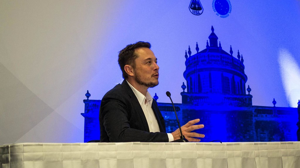 https://d.ibtimes.com/en/full/4604151/elon-musk-asks-if-its-time-new-political-party.jpg