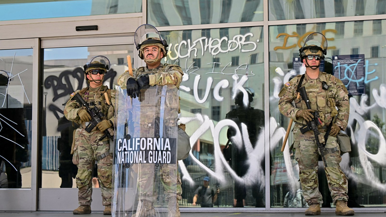 https://d.ibtimes.com/en/full/4604425/trumps-national-guard-troops-deployed-la-protests-are-still.jpg?w=1600&h=900&q=88&f=a13d559b2d105a105f85bd2383e64fd3
