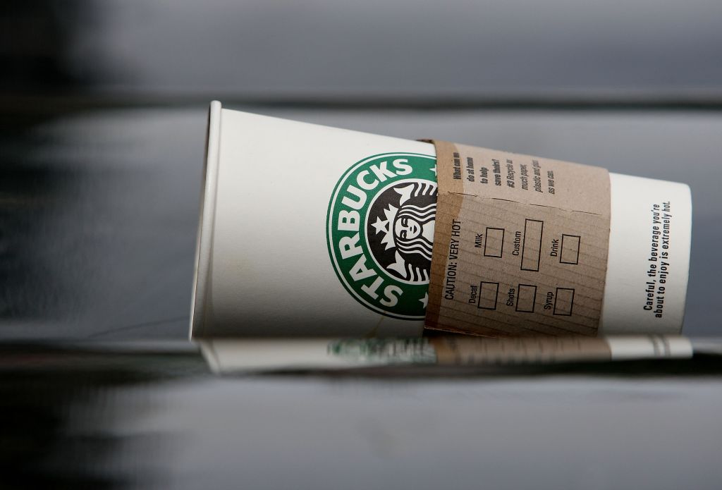 https://d.ibtimes.com/en/full/4604500/starbucks-new-job-pays-136k-sip-coffee-travel.jpg