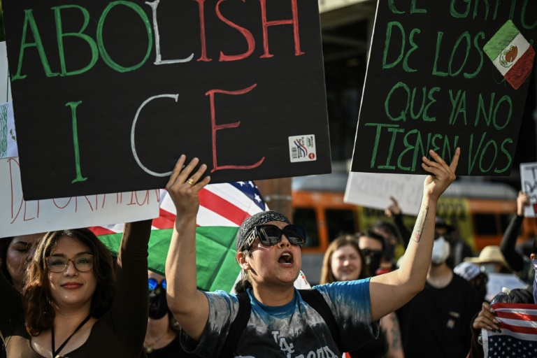 https://d.ibtimes.com/en/full/4604666/foreign-adversaries-united-states-are-exploiting-deep-divisions-american-society-tactic.jpg
