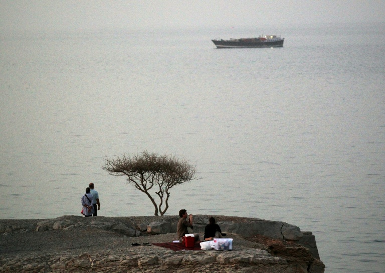 https://d.ibtimes.com/en/full/4606741/more-half-oil-imported-east-asia-passes-through-strait-hormuz-experts-estimate.jpg