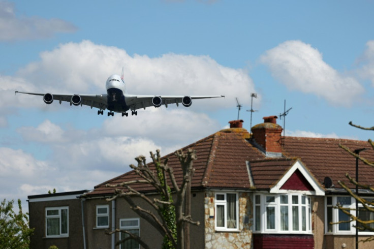 The report warned carbon emissions from flying were still growing