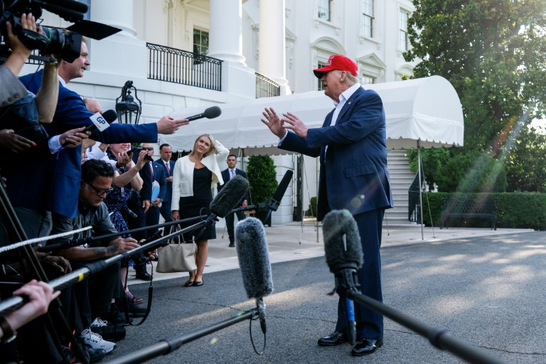 https://d.ibtimes.com/en/full/4608326/us-president-donald-trump-unloaded-elon-musk-he-left-white-house-tuesday.jpg