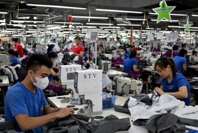 US President Donald Trump announced that Vietnam, a global manufacturing hub dependent on exports, has struck a trade deal that would see its exports to the United States face a minimum 20 percent tariff, while opening its market to US products