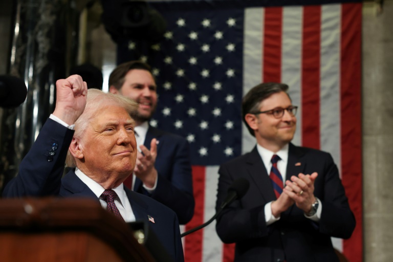 https://d.ibtimes.com/en/full/4608743/us-president-donald-trump-left-relying-speaker-mike-johnson-right-shepherd-his-signature.jpg