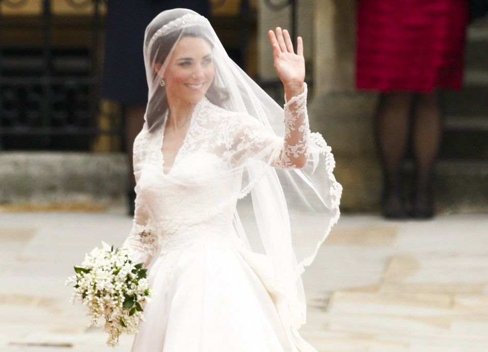 Kate039s wedding dress and accessories will appear at Buckingham Palace exhibition