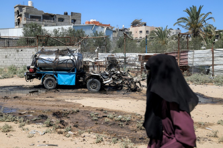 https://d.ibtimes.com/en/full/4610704/fresh-wave-israeli-strikes-hit-gaza-monday-talks-halt-fighting-entered-their-second-week.jpg