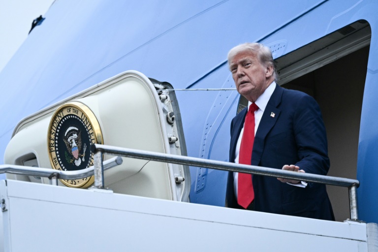 https://d.ibtimes.com/en/full/4612858/us-president-donald-trumps-vist-scotland-was-billed-golf-tour-he-will-now-also-meet-eu.jpg
