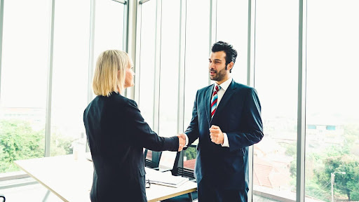 https://d.ibtimes.com/en/full/4613528/handshake.jpg