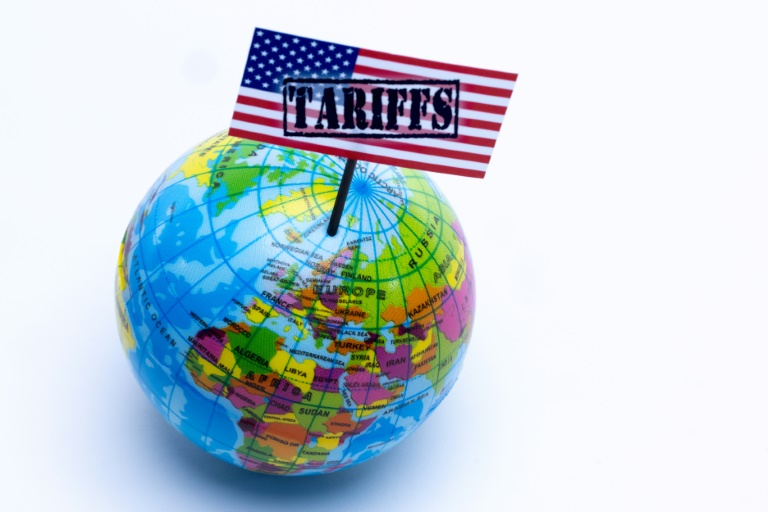 https://d.ibtimes.com/en/full/4613644/eu-struck-tariff-deal-united-states-which-experts-say-will-affect-eurozones-gdp-figures.jpg