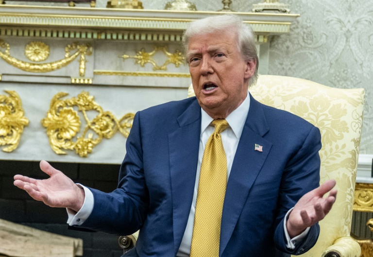 https://d.ibtimes.com/en/full/4613693/trump-said-there-will-no-extension-his-august-1-tariff-deadline.jpg