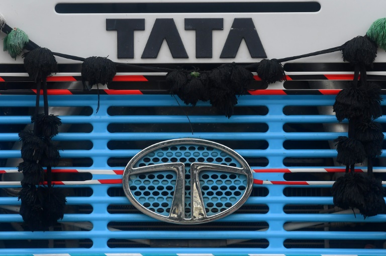 https://d.ibtimes.com/en/full/4613730/truck-car-maker-tata-motors-will-buy-iveco-italy.jpg