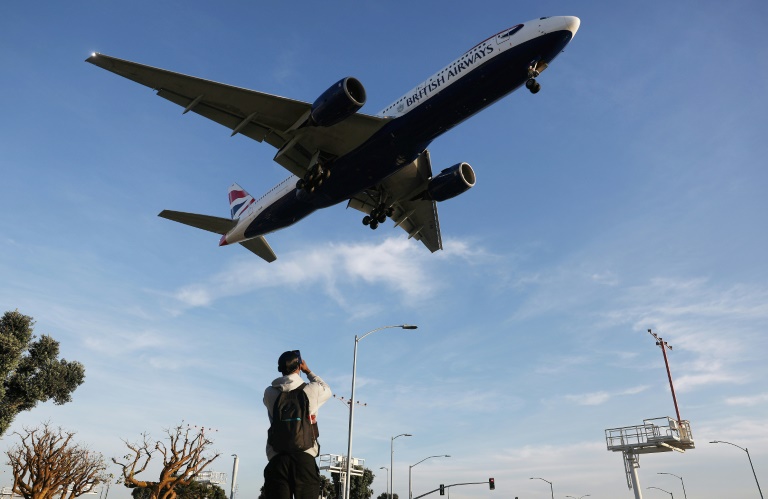 https://d.ibtimes.com/en/full/4614036/profits-british-airways-parent-company-iag-lifted-off-first-half-2025.jpg