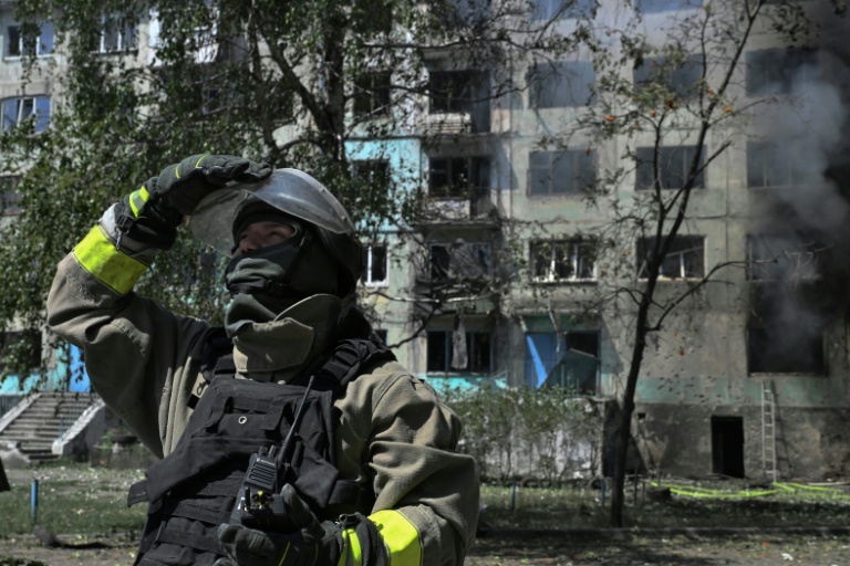 https://d.ibtimes.com/en/full/4615473/new-round-moscows-shelling-drone-attacks-kills-six-people-wounds-dozens-ukraine.jpg