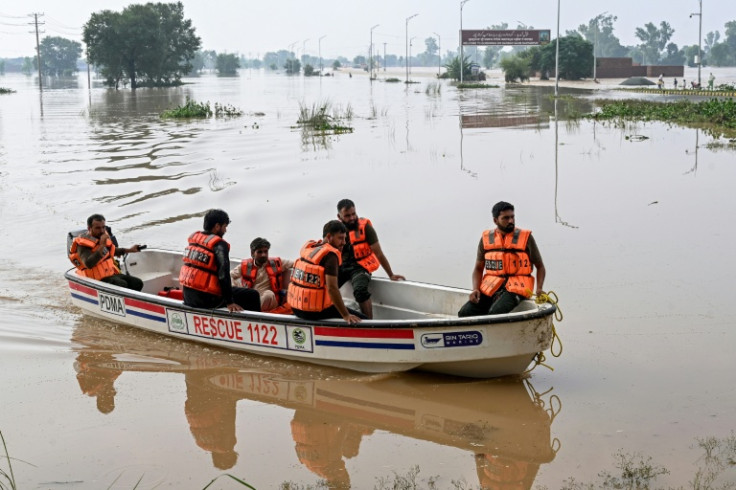 People living in the washed out area around an ancient Sikh temple in Kartarpur said no officials came to assist them