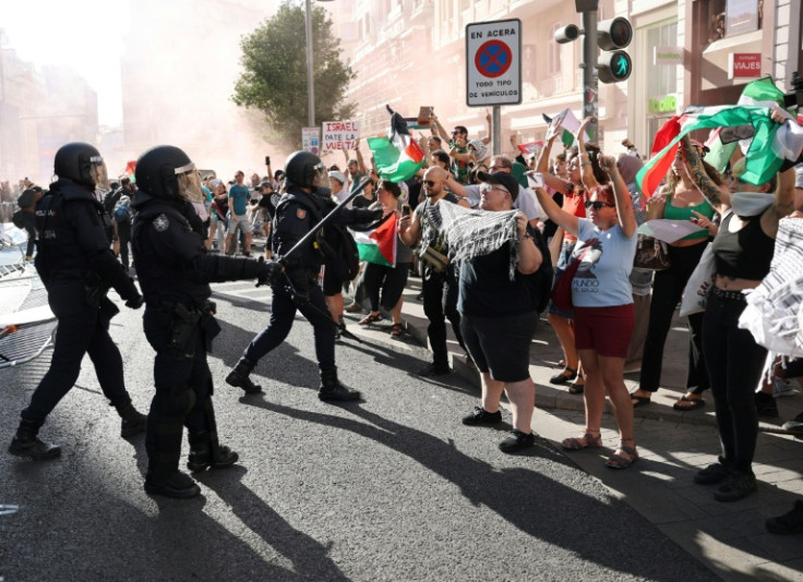Police clash with pro-Palestinian protestors in Madrid on September 14, 2025
