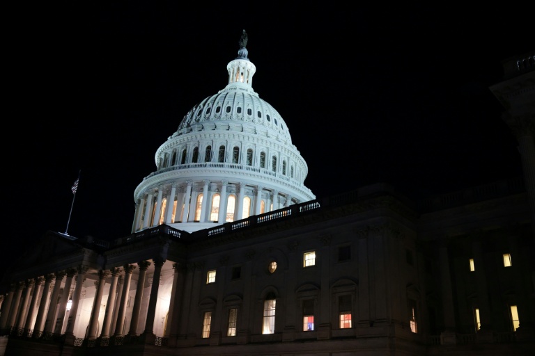 https://d.ibtimes.com/en/full/4624322/us-government-faces-shutdown-this-week-us-lawmakers-struggle-reach-funding-deal-capitol-hill.jpg