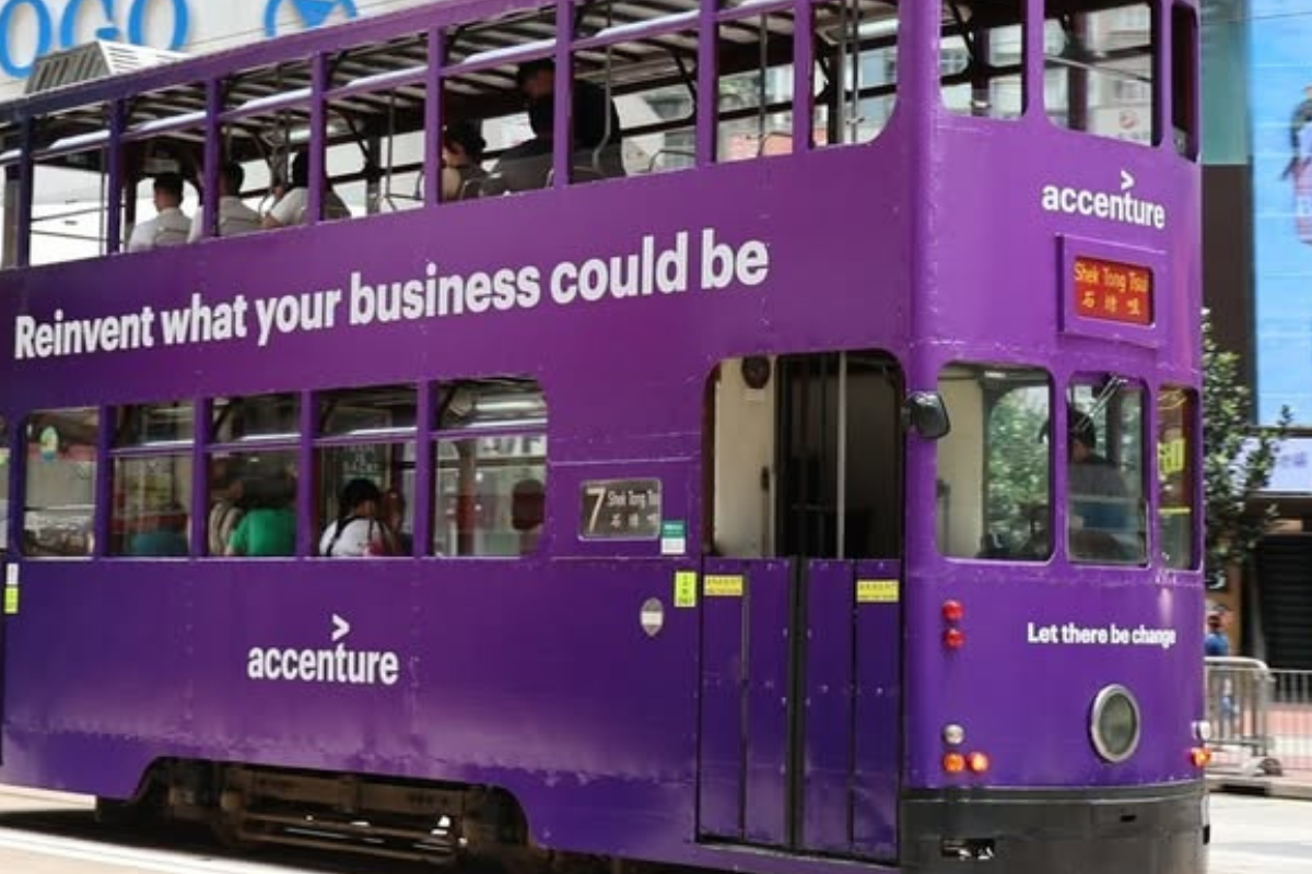 https://d.ibtimes.com/en/full/4624362/accenture-axes-22k-jobs-2025-ai-purge.png