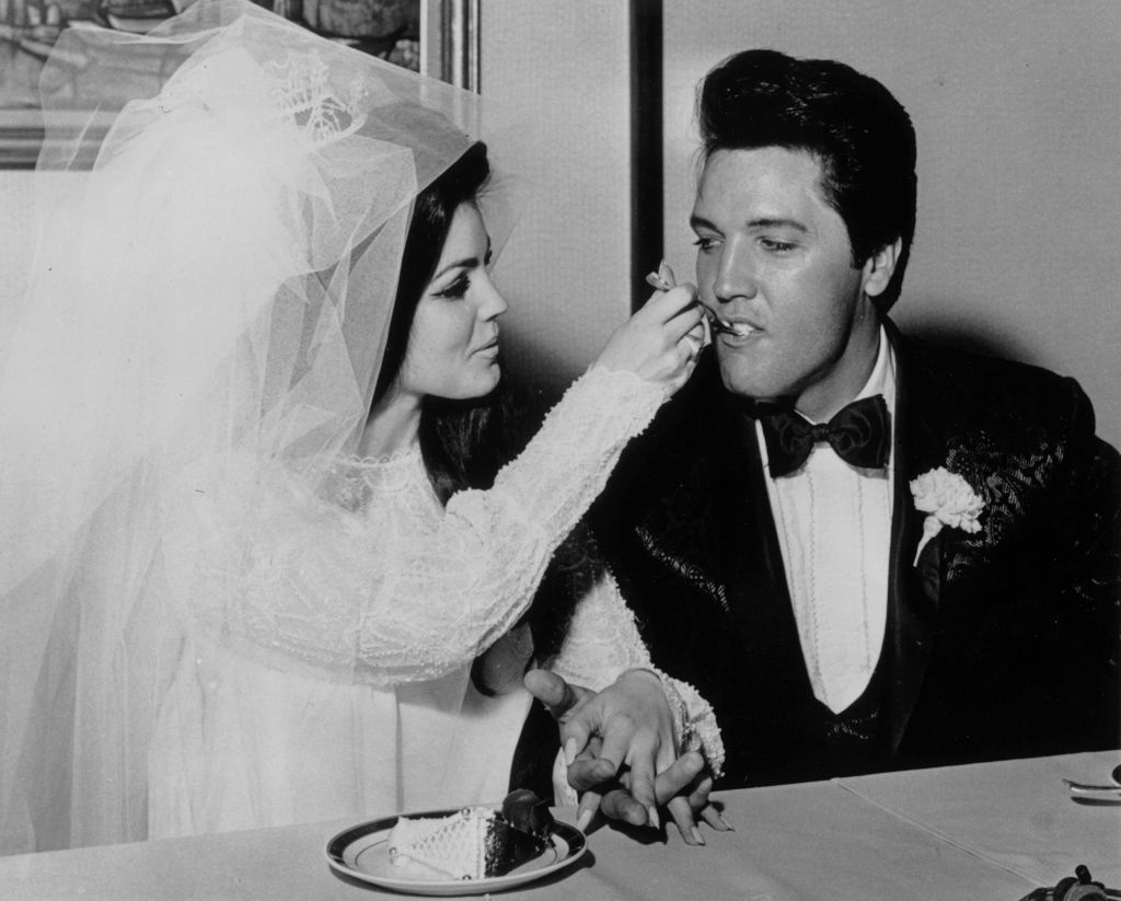 https://d.ibtimes.com/en/full/4624670/priscilla-presley-elvis-presley.jpg