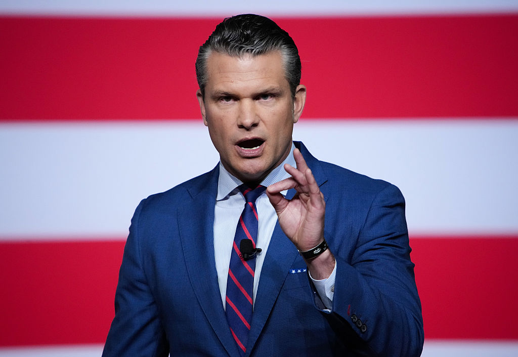https://d.ibtimes.com/en/full/4624847/president-trump-pete-hegseth-address-us-senior-military-leaders.jpg