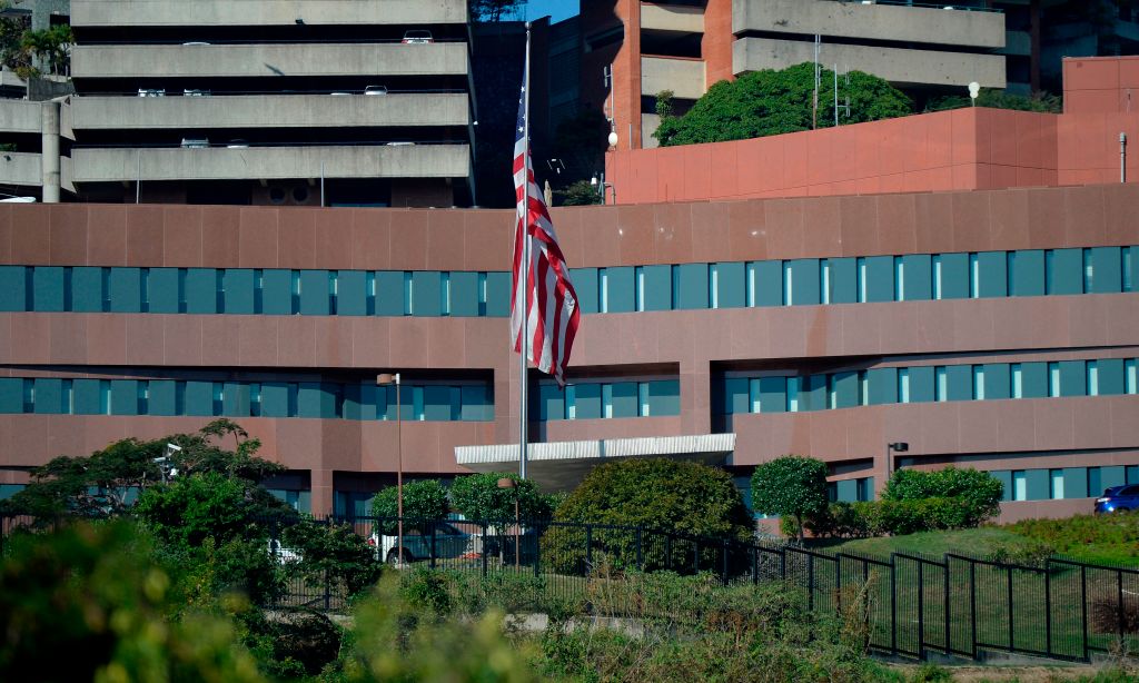 https://d.ibtimes.com/en/full/4626373/entrance-embassy-united-states-caracas.jpg