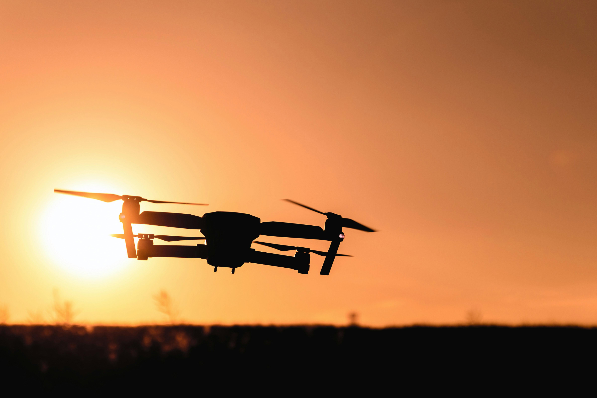 https://d.ibtimes.com/en/full/4626457/silhouette-camera-drone.jpg