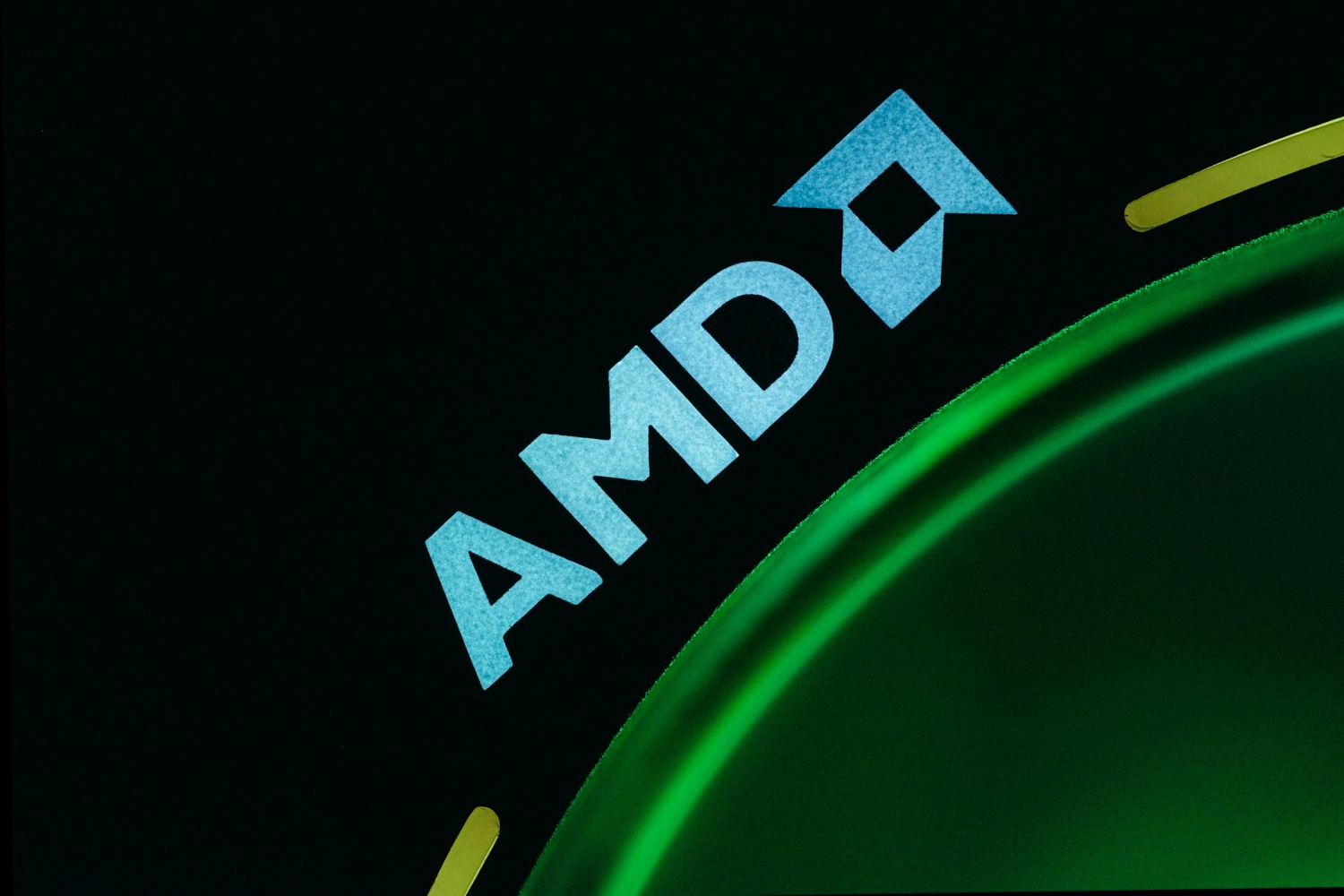 https://d.ibtimes.com/en/full/4626522/ai-pc-race-amdunveils-2-new-artificial-intelligence-powered-chips-rival-intel-nvidia.jpg
