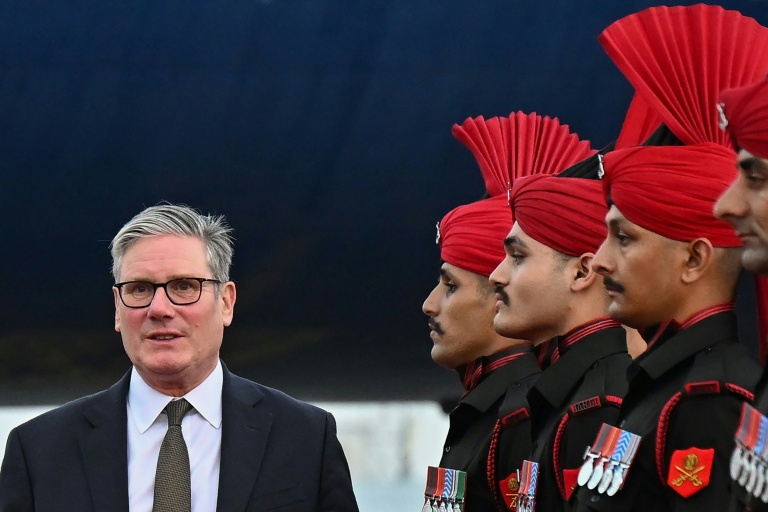https://d.ibtimes.com/en/full/4626989/britains-prime-minister-keir-starmer-his-first-official-trip-india-accompanied-125-member.jpg