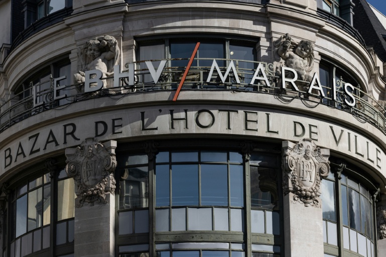 https://d.ibtimes.com/en/full/4627202/shein-will-open-its-first-permanent-physical-store-historic-bhv-marais-department-store-front.jpg