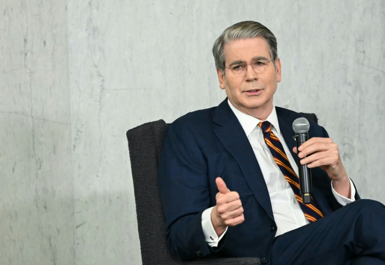 https://d.ibtimes.com/en/full/4627356/us-treasury-secretary-scott-bessent-said-argentina-was-facing-moment-acute-illiquidity.jpg