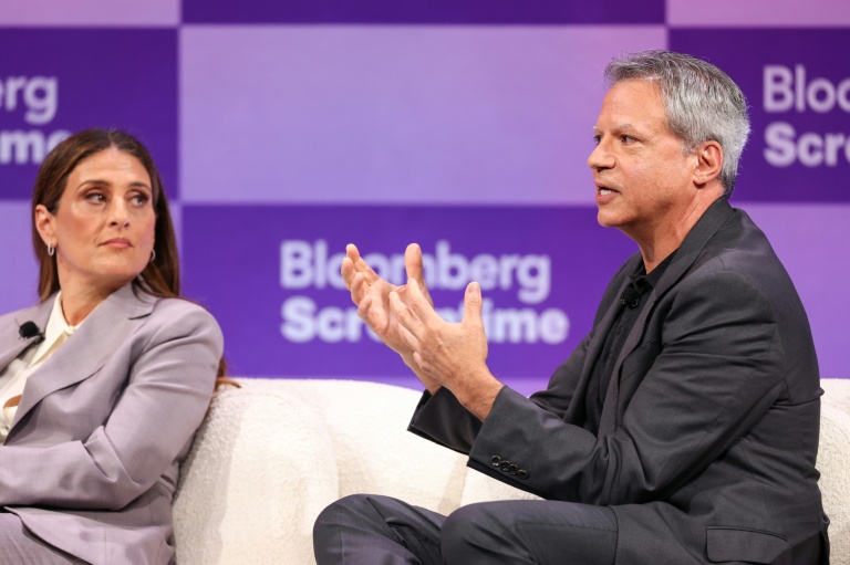https://d.ibtimes.com/en/full/4627390/l-r-co-chairs-warner-brothers-motion-picture-group-pamela-abdy-michael-de-luca-were-lured.jpg