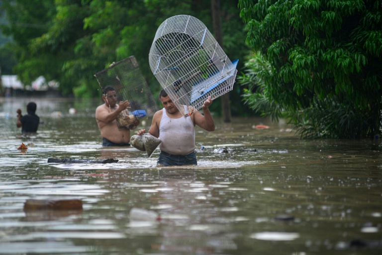 https://d.ibtimes.com/en/full/4627673/heavy-rains-mexico-produced-serious-flooding-eastern-state-veracruz.jpg