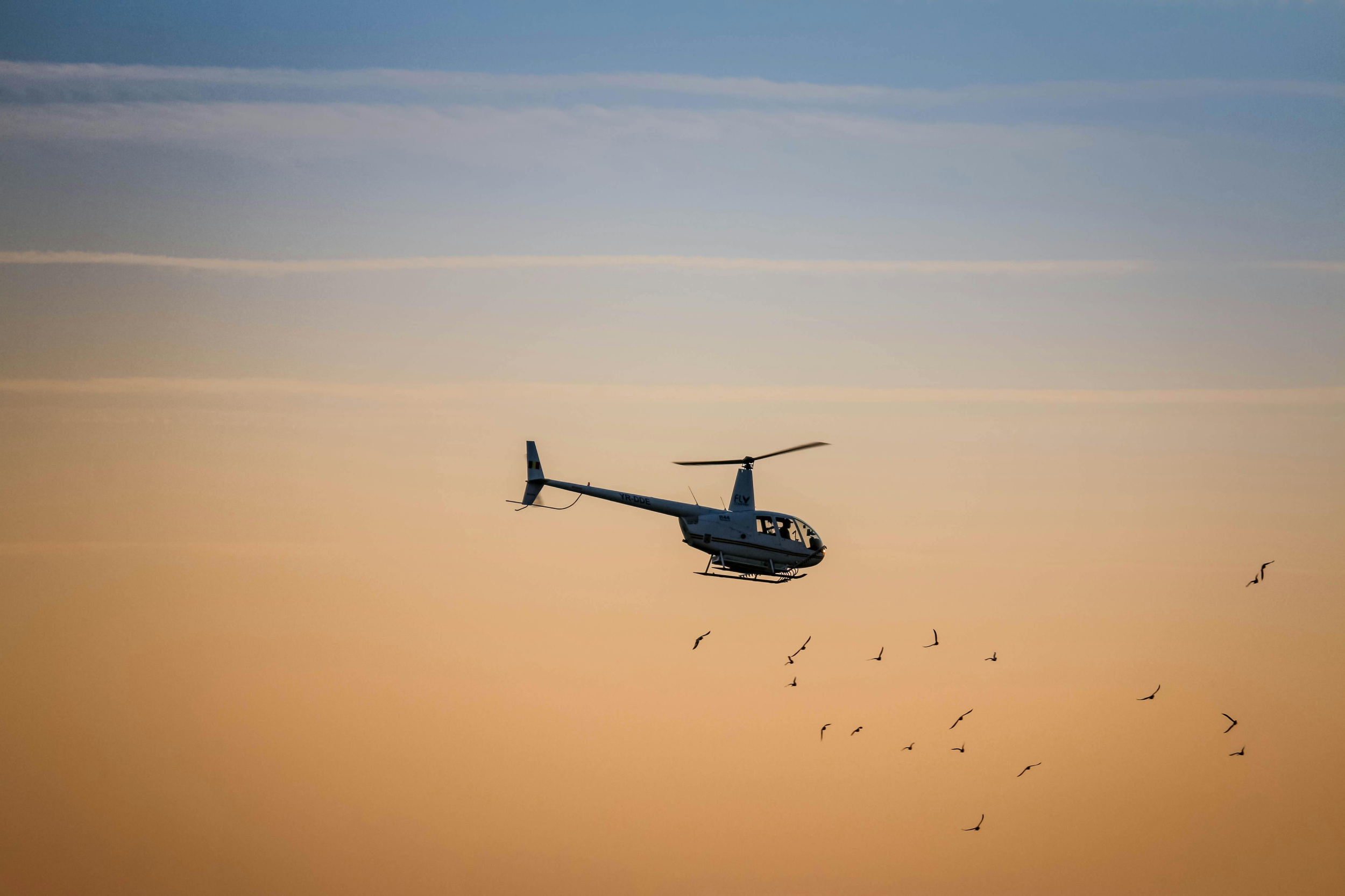 https://d.ibtimes.com/en/full/4628064/flying-helicopter.jpg