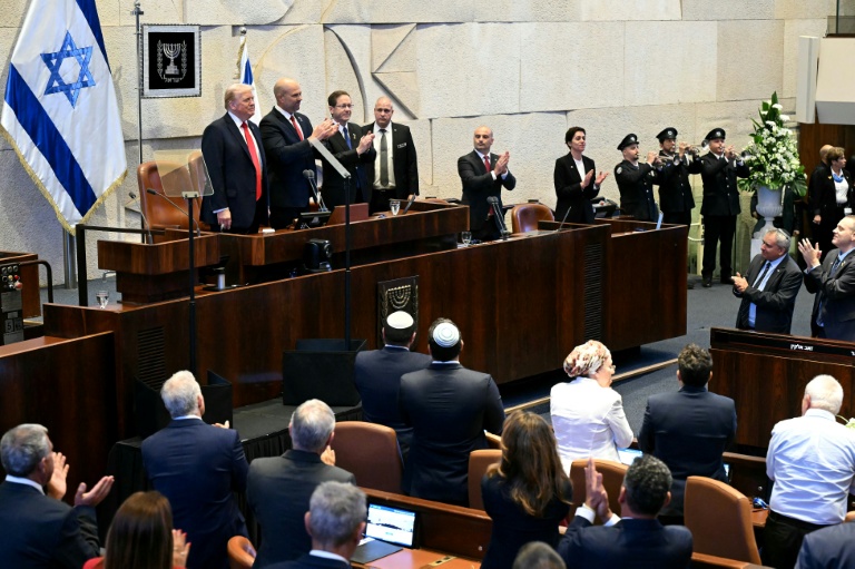 https://d.ibtimes.com/en/full/4628073/us-president-donald-trump-l-received-standing-ovation-israeli-parliament-knesset.jpg