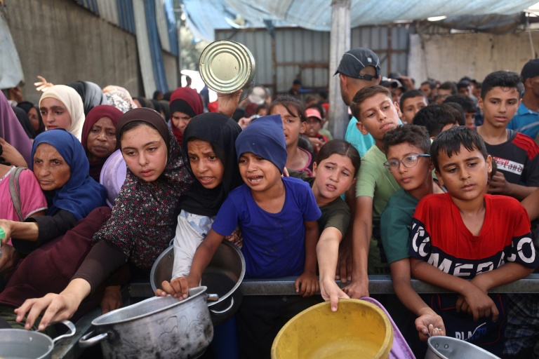 https://d.ibtimes.com/en/full/4628441/israels-total-blockade-gaza-has-led-famine-palestinian-territory.jpg