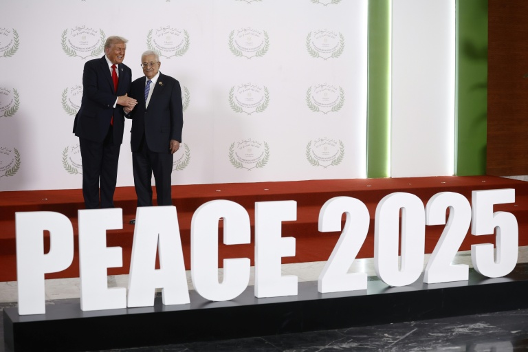 https://d.ibtimes.com/en/full/4628466/us-president-donald-trump-greets-palestinian-president-mahmud-abbas-during-summit-gaza-egypt.jpg