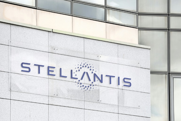 https://d.ibtimes.com/en/full/4628839/automaker-stellantis-shifting-production-jeep-compass-plant-brampton-ontario-midwestern.jpg