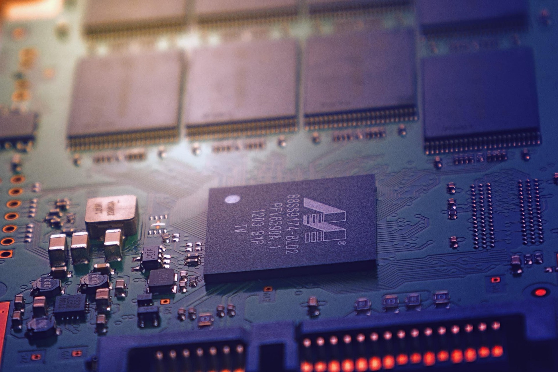 https://d.ibtimes.com/en/full/4628916/chips-electronics.jpg