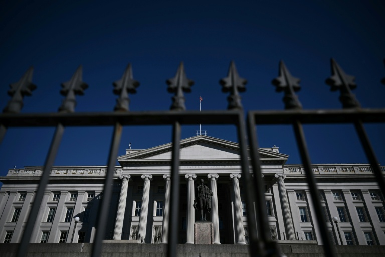 https://d.ibtimes.com/en/full/4629133/us-treasury-data-showed-overall-budget-deficit-shrank-two-percent-over-past-year.jpg